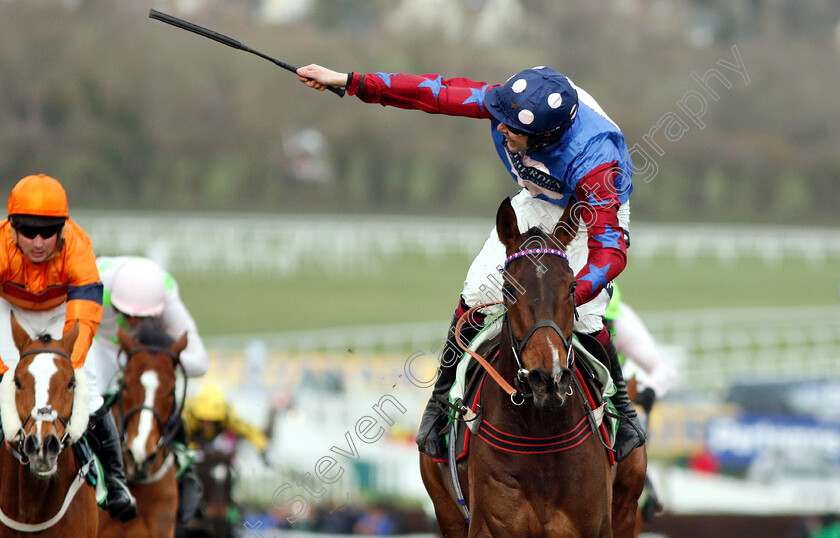 Paisley-Park-0003 
 PAISLEY PARK (Aidan Coleman) wins The Sun Racing Stayers Hurdle
Cheltenham 14 Mar 2019 - Pic Steven Cargill / Racingfotos.com