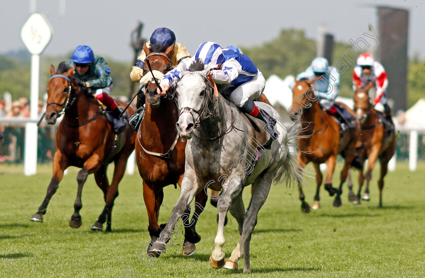 Dark-Shift-0005 
 DARK SHIFT (James McDonald) wins The Royal Hunt Cup
Royal Ascot 15 Jun 2022 - Pic Steven Cargill / Racingfotos.com