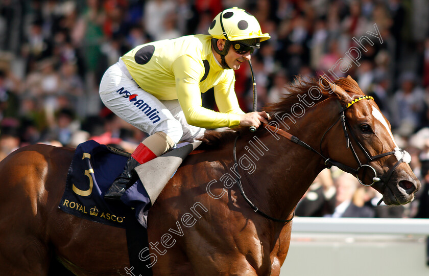 Cape-Byron-0008 
 CAPE BYRON (Andrea Atzeni) wins The Wokingham Stakes
Royal Ascot 22 Jun 2019 - Pic Steven Cargill / Racingfotos.com