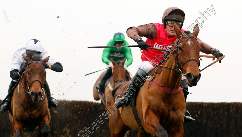 In-d Or-0002 
 IN D'OR (David Maxwell) wins The Betmgm Handicap Chase
Ascot 18 Jan 2025 - Pic Steven Cargill / Racingfotos.com