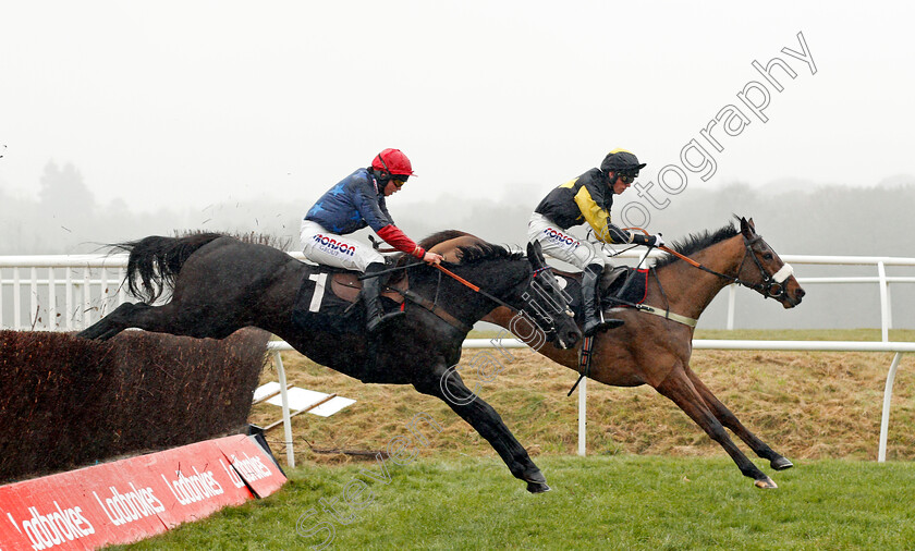 Elegant-Escape-0004 
 ELEGANT ESCAPE (Harry Cobden) beats BLACK CORTON (left) in The Ladbrokes John Francome Novices Chase Newbury 2 Dec 2017 - Pic Steven Cargill / Racingfotos.com