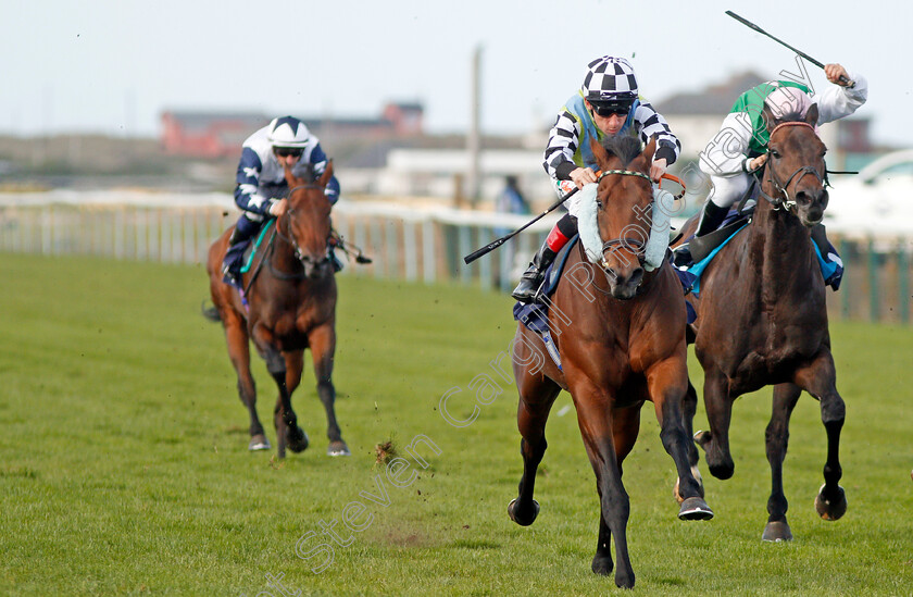 Global-Hope-0004 
 GLOBAL HOPE (Shane Kelly) beats PHOENIX STAR (right) in The Grosvenor Casino Of Great Yarmouth Handicap
Yarmouth 17 Sep 2019 - Pic Steven Cargill / Racingfotos.com