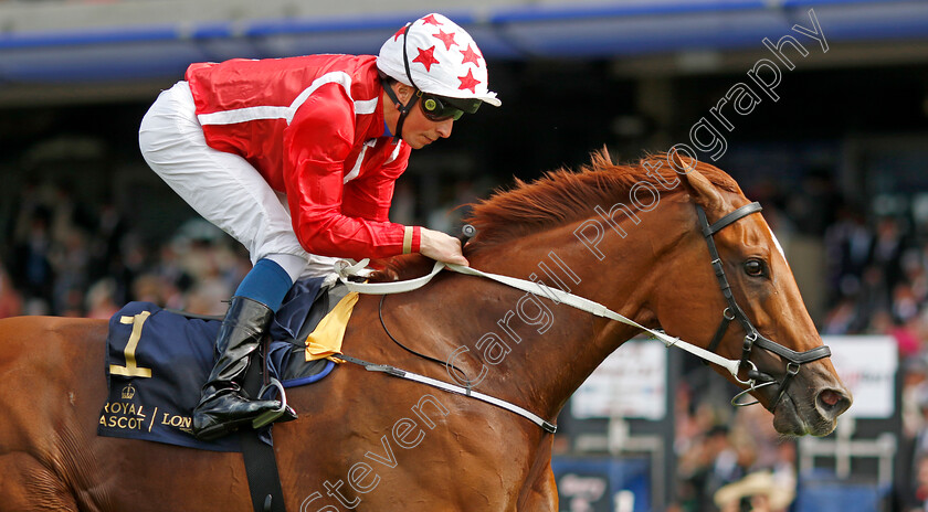 Saffron-Beach-0007 
 SAFFRON BEACH (William Buick) wins The Duke Of Cambridge Stakes
Royal Ascot 15 Jun 2022 - Pic Steven Cargill / Racingfotos.com