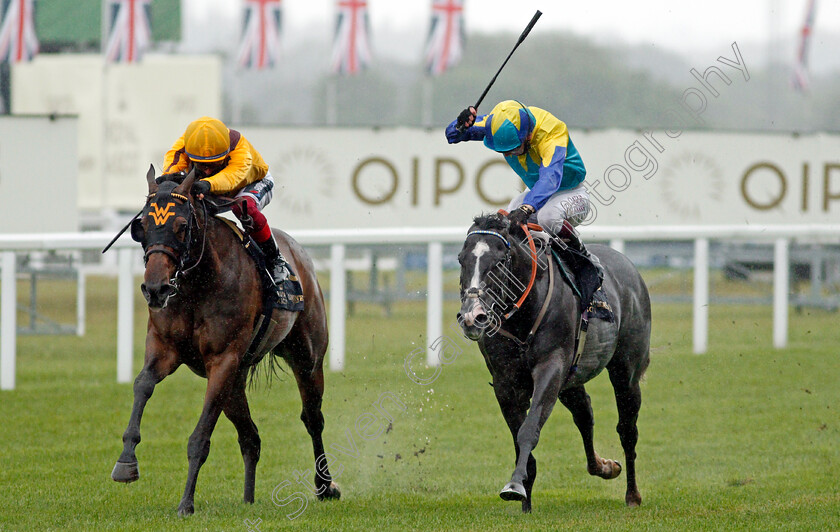 Campanelle-0004 
 CAMPANELLE (left, Frankie Dettori) beats DRAGON SYMBOL (right) in The Commonwealth Cup
Royal Ascot 18 Jun 2021 - Pic Steven Cargill / Racingfotos.com