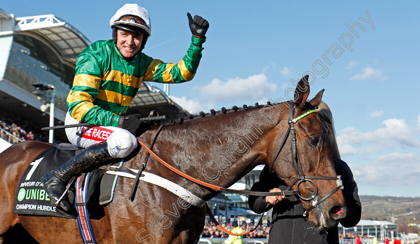 Buveur-D Air-0010 
 BUVEUR D'AIR (Barry Geraghty) after The Unibet Champion Hurdle Challenge Trophy Cheltenham 13 Mar 2018 - Pic Steven Cargill / Racingfotos.com