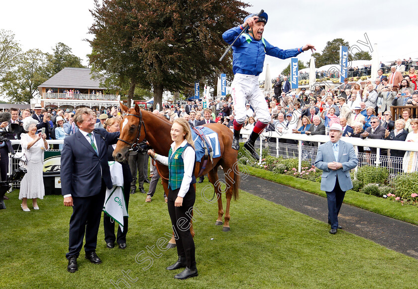 Poet s-Society-0006 
 MARK JOHNSTON with Frankie Dettori after becoming the winningmost trainer in UK with the win of POET'S SOCIETY in The Clipper Logistics Handicap
York 23 Aug 2018 - Pic Steven Cargill / Racingfotos.com