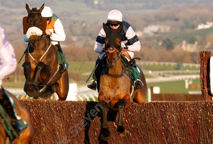 Singlefarmpayment-0001 
 SINGLEFARMPAYMENT (right, Noel Fehily) with DOING FINE (left)
Cheltenham 14 Dec 2018 - Pic Steven Cargill / Racingfotos.com