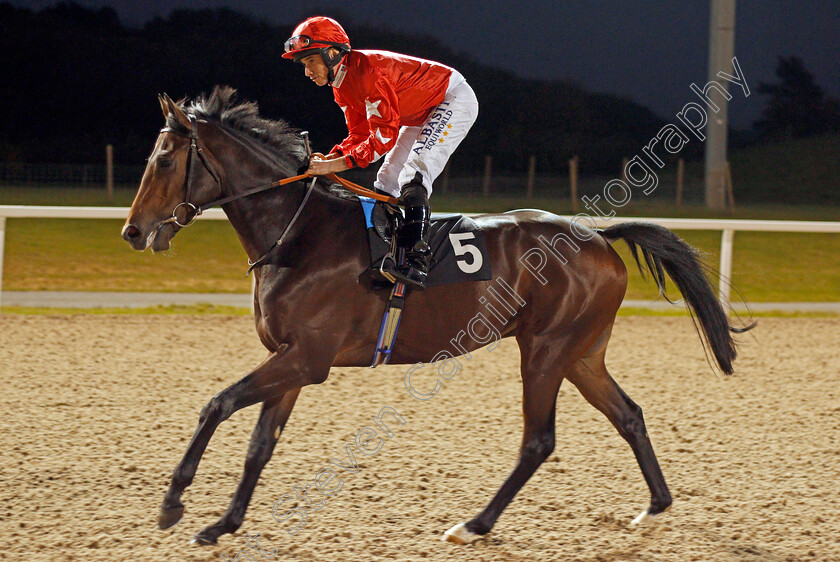 Red-Striker-0001 
 RED STRIKER (Ryan Moore) Chelmsford 12 Oct 2017 - Pic Steven Cargill / Racingfotos.com