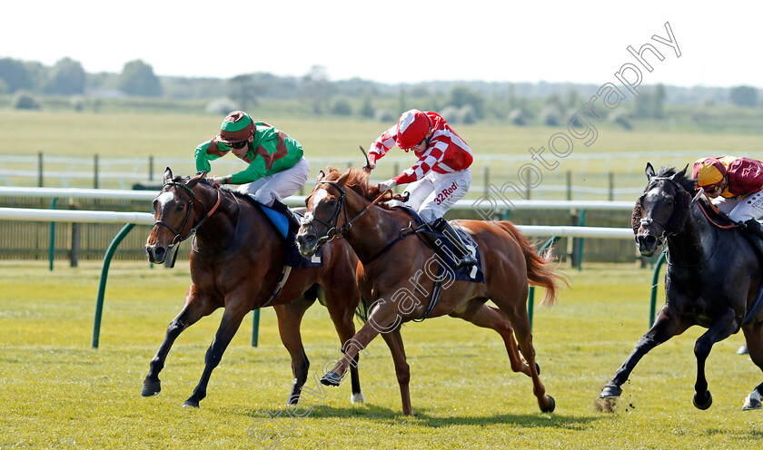 Saluti-0002 
 SALUTI (left, Kieran Shoemark) beats SPUN GOLD (centre) in The Chemtest Environmental Laboratories Handicap Newmarket 18 May 2018 - Pic Steven Cargill / Racingfotos.com