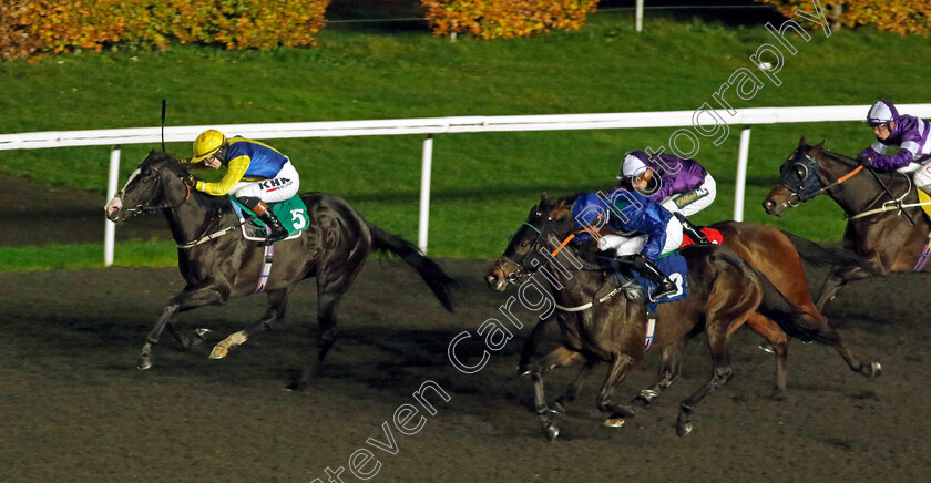 Monopolise-0005 
 MONOPOLISE (Saffie Osborne) beats NAP HAND (centre) in The Unibet Extra Place Offers Every Day Nursery
Kempton 16 Nov 2022 - Pic Steven Cargill / Racingfotos.com