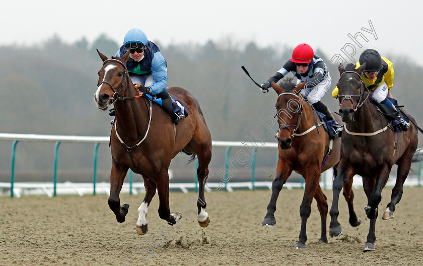 Melakaz-0003 
 MELAKAZ (left, Marco Ghiani) beats KOEMAN (right) and CATBIRD SEAT (centre) in The Betway Handicap
Lingfield 25 Jan 2022 - Pic Steven Cargill / Racingfotos.com