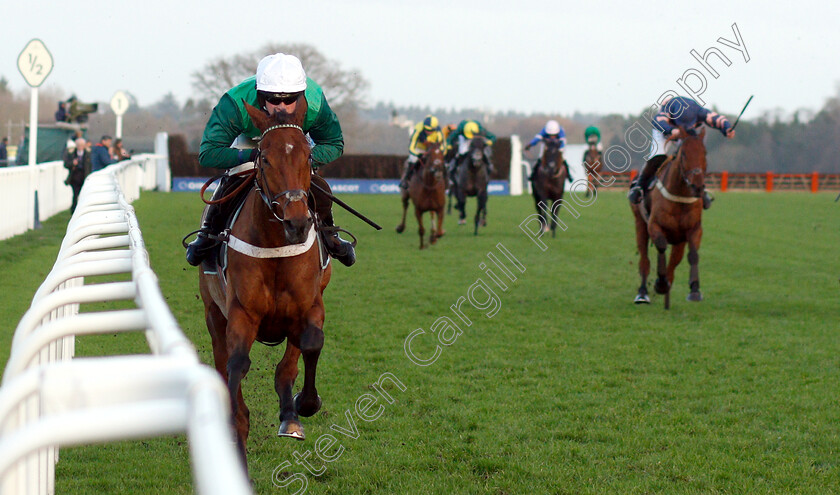 Valtor-0002 
 VALTOR (James Bowen) wins The Garrard Silver Cup Handicap Chase
Ascot 22 Dec 2018 - Pic Steven Cargill / Racingfotos.com