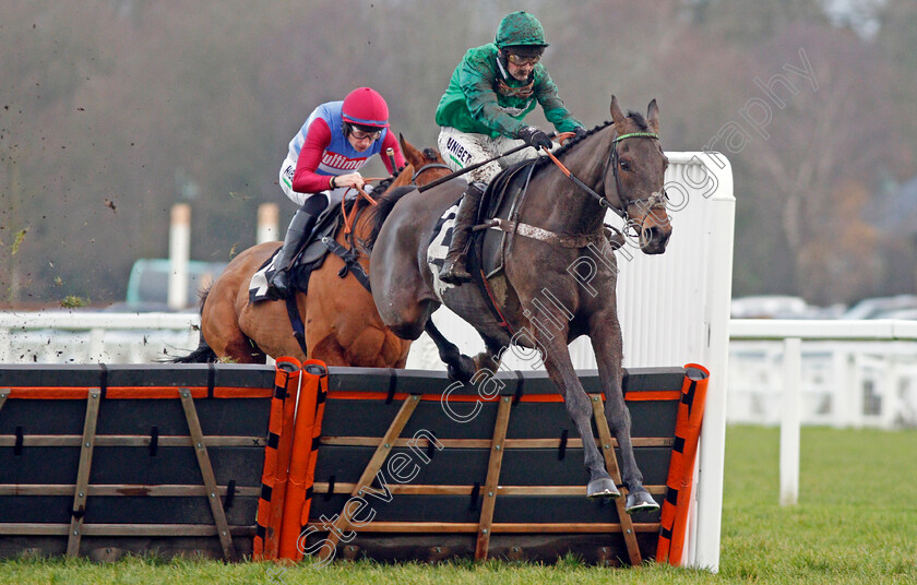 L Ami-Serge-0004 
 L'AMI SERGE (Nico de Boinville) 
Ascot 21 Dec 2019 - Pic Steven Cargill / Racingfotos.com