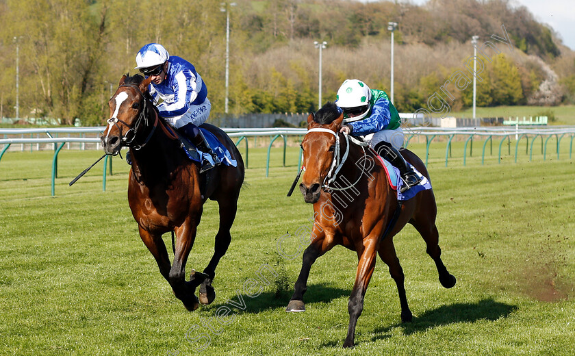 Love-So-Deep-0002 
 LOVE SO DEEP (right, Ben Curtis) beats BURIRAM (left) in The Follow @racingtv On Twitter Handicap Div1
Nottingham 10 Apr 2019 - Pic Steven Cargill / Racingfotos.com