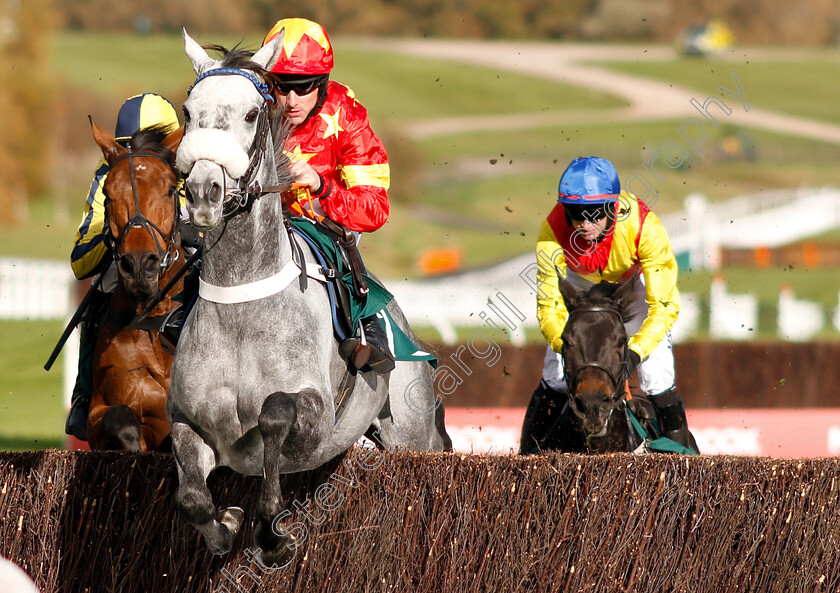 Dear-Sire-0001 
 DEAR SIRE (Brian Hughes)
Cheltenham 26 Oct 2018 - Pic Steven Cargill / Racingfotos.com