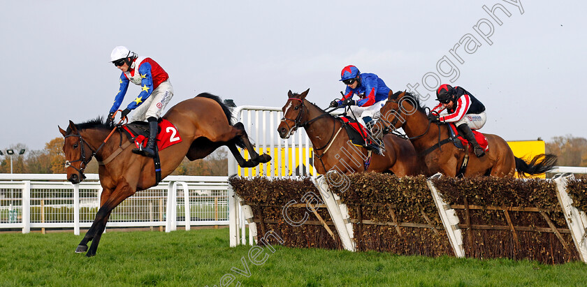 Deafening-Silence-0001 
 DEAFENING SILENCE (right, Harry Skelton) beats INSURRECTION (left) in The Betfair Beacons Winter Novices Hurdle
Sandown 8 Dec 2023 - pic Steven Cargill / Racingfotos.com