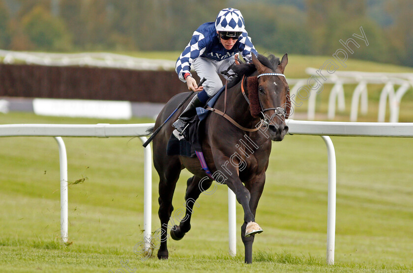 Blakeney-Point-0002 
 BLAKENEY POINT (Kieran Shoemark) wins The Dubai Duty Free Handicap Newbury 22 Sep 2017 - Pic Steven Cargill / Racingfotos.com