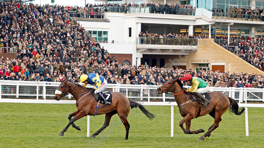 Tikkanbar-0003 
 TIKKANBAR (Noel Fehily) beats AINCHEA (right) in The Ballymore Novices Hurdle Cheltenham 1 Jan 2018 - Pic Steven Cargill / Racingfotos.com