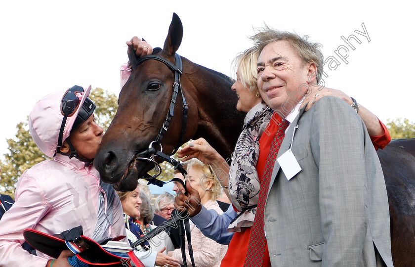 Too-Darn-Hot-0023 
 TOO DARN HOT (Frankie Dettori) with Lord and Lady Lloyd Webber after The Darley Dewhurst Stakes
Newmarket 13 Oct 2018 - Pic Steven Cargill / Racingfotos.com