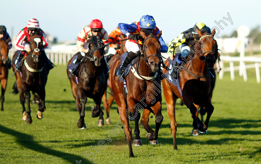 Coco-Hill-0003 
 COCO HILL (Ross Coakley) wins The At The Races App Market Movers Nursery
Yarmouth 18 Oct 2022 - Pic Steven Cargill / Racingfotos.com