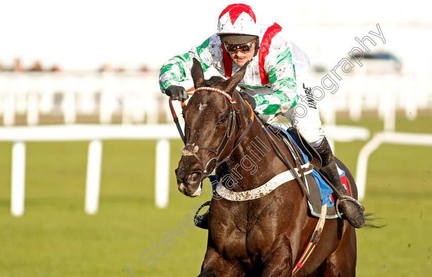 Mister-Fisher-0003 
 MISTER FISHER (Nico de Boinville) wins The Ryman Novices Chase
Cheltenham 14 Dec 2019 - Pic Steven Cargill / Racingfotos.com