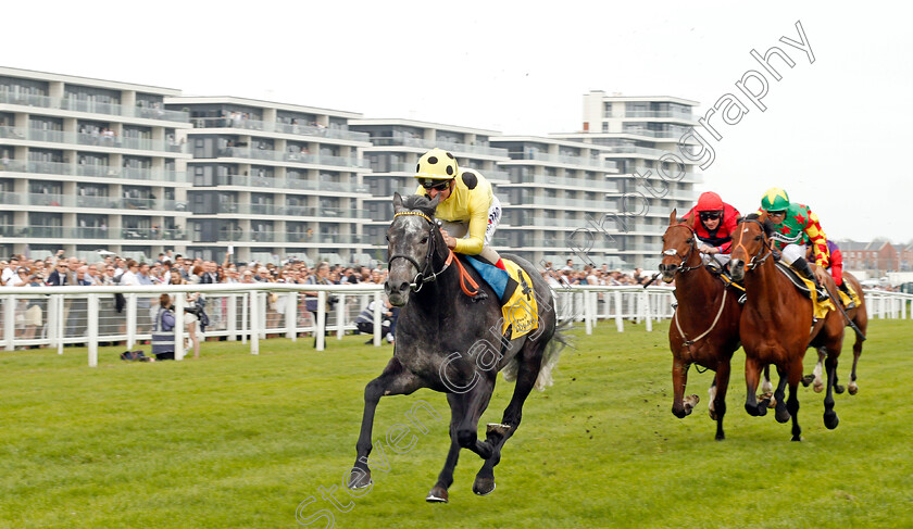 Defoe-0001 
 DEFOE (Andrea Atzeni) wins The Dubai Duty Free John Porter Stakes Newbury 21 Apr 2018 - Pic Steven Cargill / Racingfotos.com