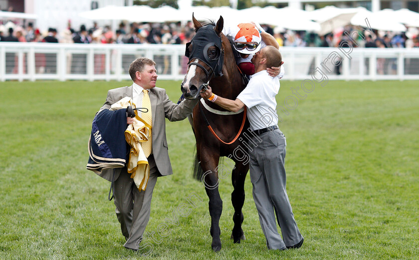 Advertise-0010 
 ADVERTISE (Frankie Dettori) after The Commonwealth Cup
Royal Ascot 21 Jun 2019 - Pic Steven Cargill / Racingfotos.com