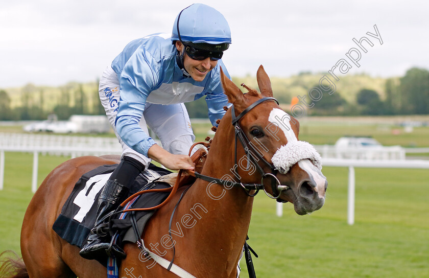 Clifton-Bay-0001 
 CLIFTON BAY (Willam Carver) wins The Jebel Ali Racecourse EBF Maiden Fillies Stakes
Newbury 27 Jul 2023 - Pic Steven Cargill / Racingfotos.com