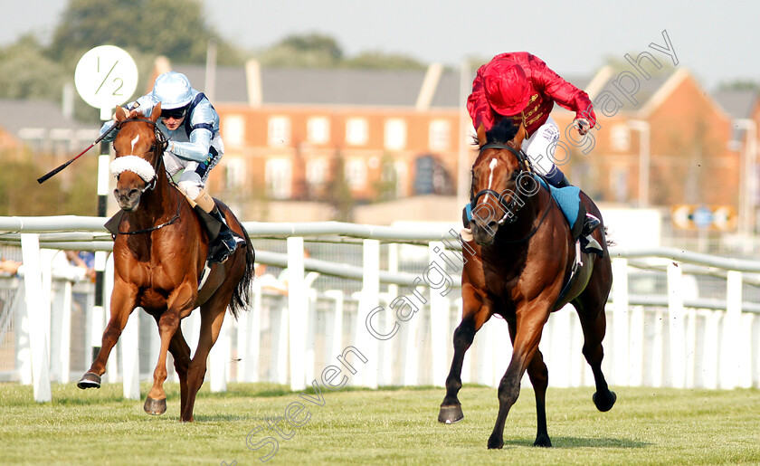 Legends-Of-War-0004 
 LEGENDS OF WAR (right, Oisin Murphy) beats BAROSSA RED (left) in The Compton Beauchamp Estates Ltd EBF Novice Stakes
Newbury 26 Jul 2018 - Pic Steven Cargill / Racingfotos.com