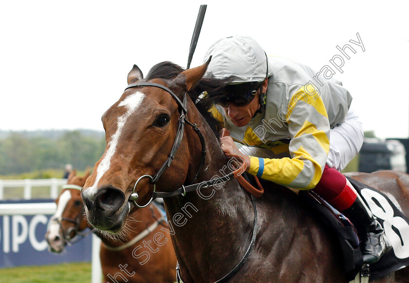 Zaaki-0005 
 ZAAKI (Frankie Dettori) wins The Ascot Shop Paradise Stakes
Ascot 1 May 2019 - Pic Steven Cargill / Racingfotos.com