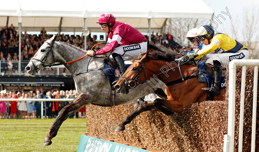 Petit-Mouchoir-and-Shantou-Rock-0001 
 PETIT MOUCHOIR (left, Davy Russell) jumps with SHANTOU ROCK (right) Aintree 14 Apr 2018 - Pic Steven Cargill / Racingfotos.com