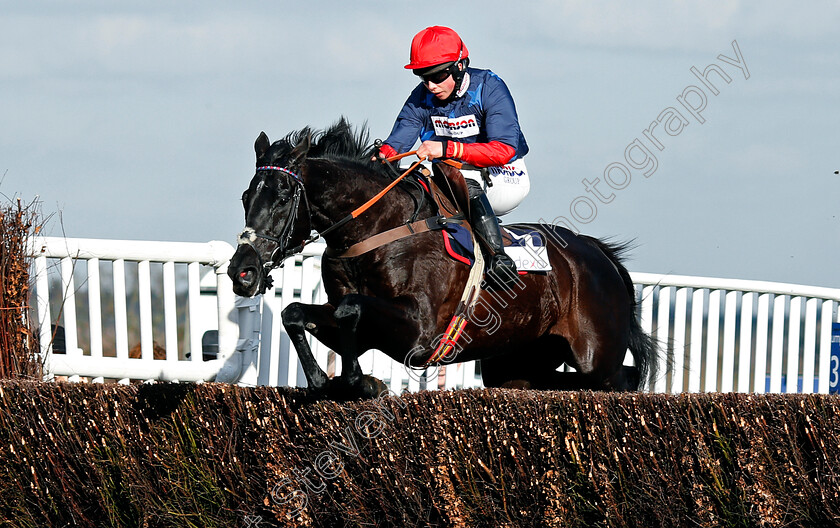 Black-Corton-0003 
 BLACK CORTON (Bryony Frost) wins The Sodexo Reynoldstown Novices Chase Ascot 17 Feb 2018 - Pic Steven Cargill / Racingfotos.com