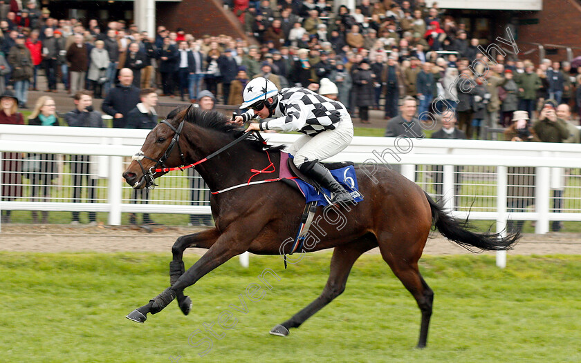 Pearl-Of-The-West-0004 
 PEARL OF THE WEST (Sean Bowen) wins The Masterson Holdings Hurdle
Cheltenham 27 Oct 2018 - Pic Steven Cargill / Racingfotos.com