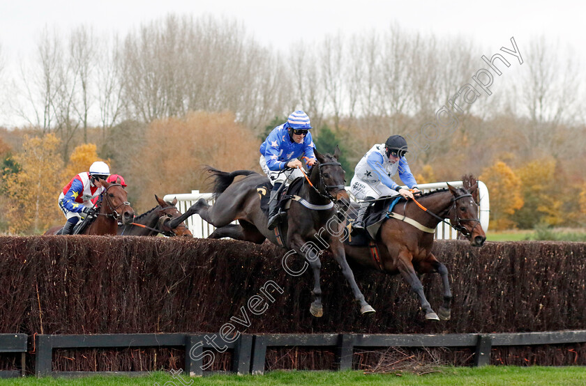 Marsh-Wren-0002 
 MARSH WREN (right, Ciaran Gethings) beats MALAITA (centre) in The Duncan Smith Over The Hill Birthday Mares Novices Handicap Chase
Warwick 22 Nov 2023 - Pic Steven Cargill / Racingfotos.com