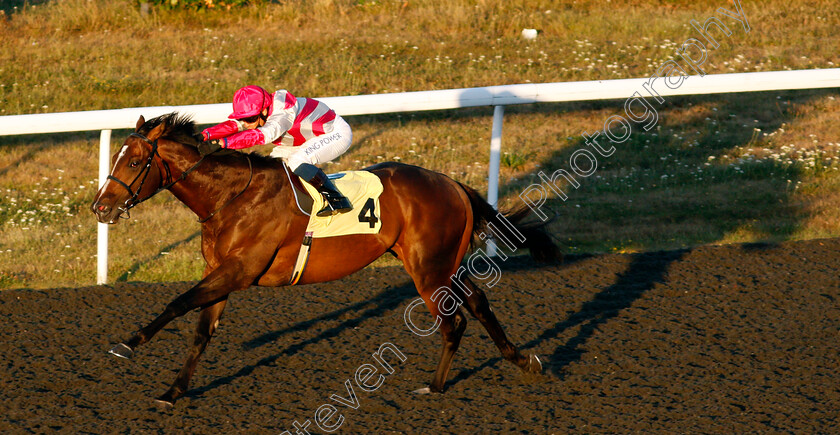 Endured-0007 
 ENDURED (Silvestre de Sousa) wins The Unibet Extra Place Offers Every Day Novice Stakes Div1
Kempton 18 Aug 2020 - Pic Steven Cargill / Racingfotos.com