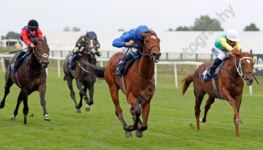 Edge-Of-Blue-0001 
 EDGE OF BLUE (William Buick) beats PRIMO LARA (right) in The EBF Future Stayers Maiden Stakes
Yarmouth 19 Sep 2023 - Pic Steven Cargill / Racingfotos.com