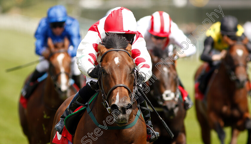 Liberty-Beach-0008 
 LIBERTY BEACH (Jason Hart) wins The Chasemore Farm Dragon Stakes
Sandown 5 Jul 2019 - Pic Steven Cargill / Racingfotos.com