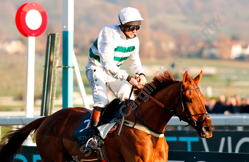 Baron-Alco-0010 
 BARON ALCO (Jamie Moore) wins The BetVictor Gold Cup
Cheltenham 17 Nov 2018 - Pic Steven Cargill / Racingfotos.com