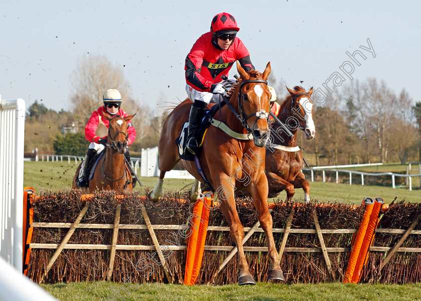 Sufi-0003 
 SUFI (Kevin Jones) wins The Mansionbet Watch And Bet Novices Hurdle
Market Rasen 19 Apr 2021 - Pic Steven Cargill / Racingfotos.com