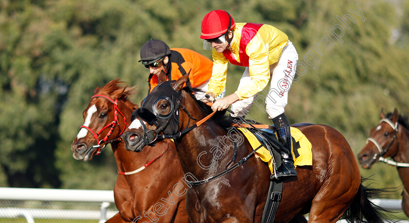 Lavaspin-0006 
 LAVASPIN (Richard Mullen) wins The Roma Capannelle Maiden Jebel Ali 9 Mar 2018 - Pic Steven Cargill / Racingfotos.com