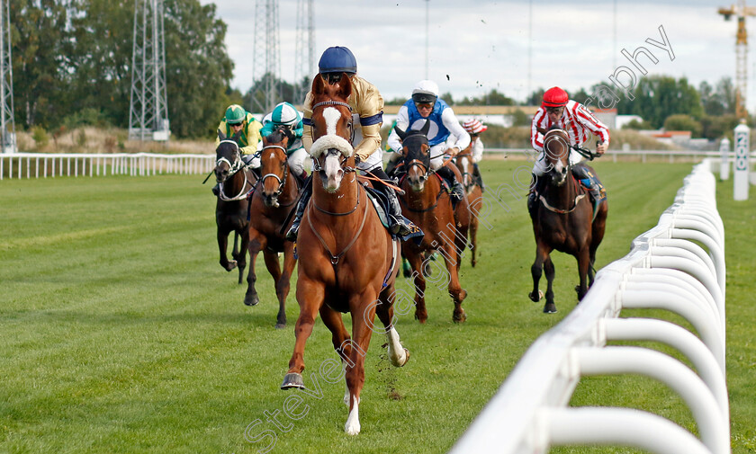 Manitou-0006 
 MANITOU (Hollie Doyle) wins The Appel Au Maitre Svealandlopning
Bro Park, Sweden 18 Sep 2022 - Pic Steven Cargill / Racingfotos.com