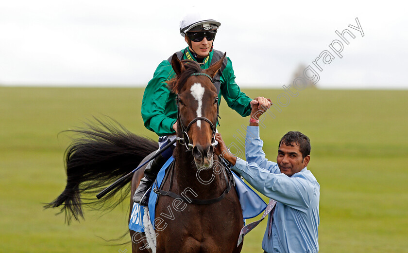 Limato-0013 
 LIMATO (Harry Bentley) after The Godolphin Stud And Stable Staff Awards Challenge Stakes Newmarket 13 Oct 2017 - Pic Steven Cargill / Racingfotos.com