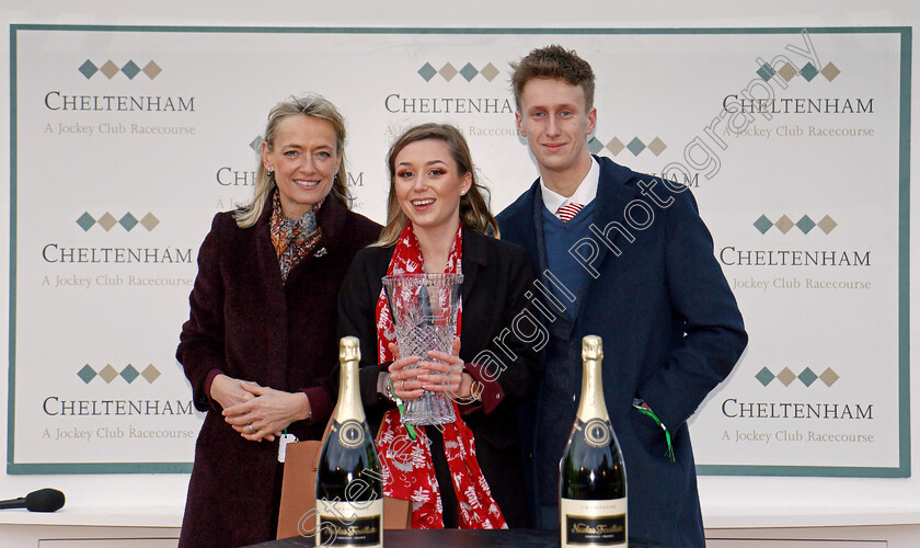 Remiluc-0006 
 Presentation for The Steel Plate And Sections Handicap Hurdle Cheltenham 27 Jan 2018 - Pic Steven Cargill / Racingfotos.com