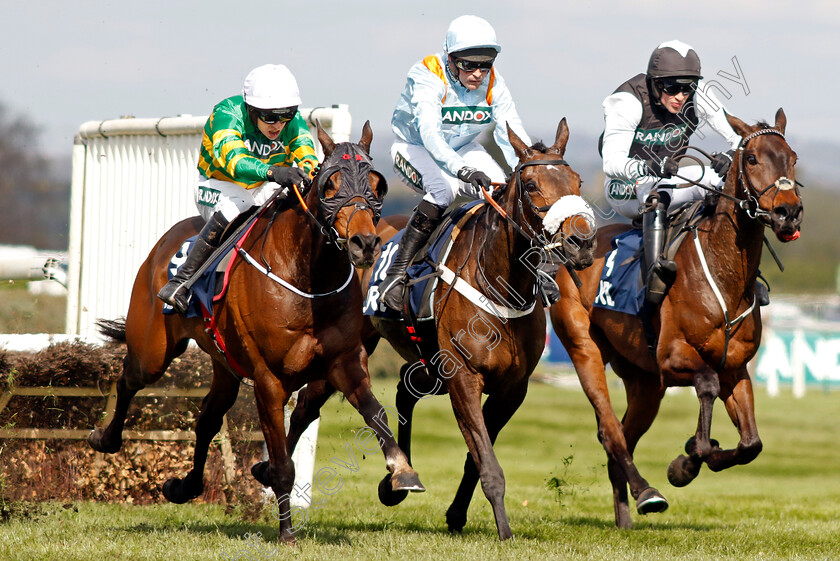 Sire-Du-Berlais-0003 
 SIRE DU BERLAIS (left, Mark Walsh) beats MARIE'S ROCK (centre) and FLOORING PORTER (right) in The JRL Group Liverpool Hurdle
Aintree 15 Apr 2023 - Pic Steven Cargill / Racingfotos.com