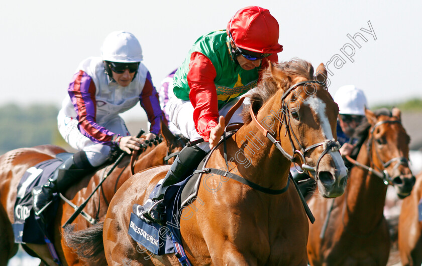 Billesdon-Brook-0012 
 BILLESDON BROOK (Sean Levey) wins The Qipco 1000 Guineas Stakes Newmarket 6 May 2018 - Pic Steven Cargill / Racingfotos.com