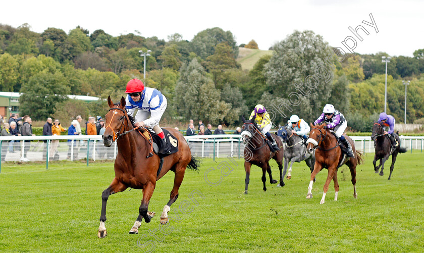 Glentaneous-0002 
 GLENTANEOUS (Andrea Atzeni) wins the Kier Construction Handicap
Nottingham 13 Oct 2021 - Pic Steven Cargill / Racingfotos.com