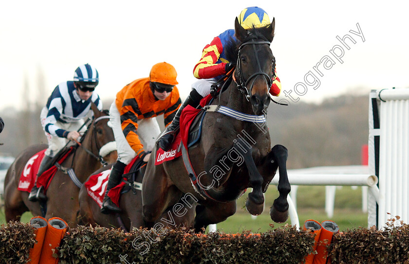 Vive-Le-Roi-0001 
 VIVE LE ROI (Harry Bannister) wins The Ladbrokes Handicap Hurdle
Newbury 30 Nov 2018 - Pic Steven Cargill / Racingfotos.com