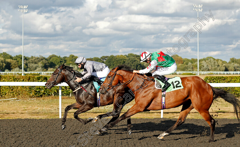 Fresh-0005 
 FRESH (Daniel Tudhope) beats MOUNT MOGAN (right) in The Unibet Casino Handicap
Kempton 18 Aug 2020 - Pic Steven Cargill / Racingfotos.com