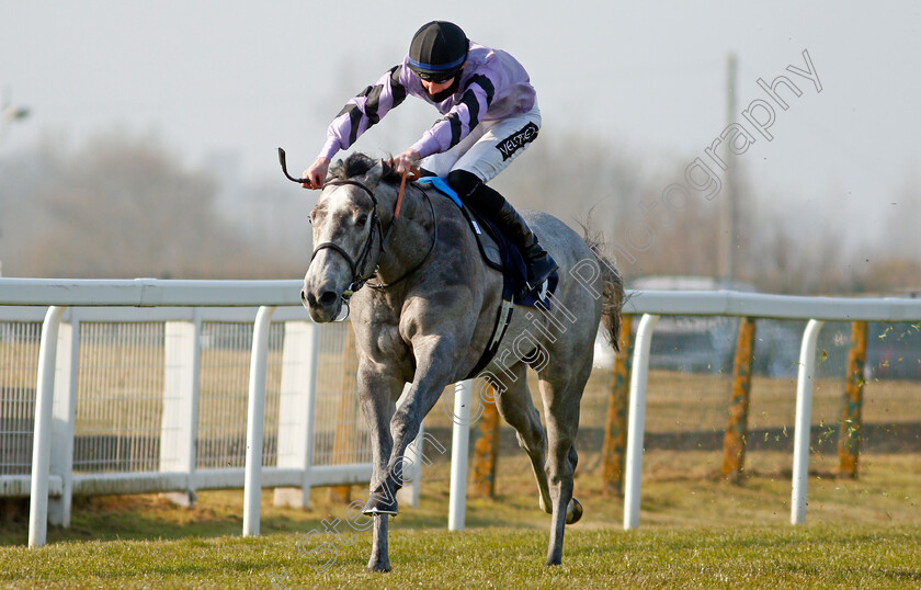 First-Folio-0005 
 FIRST FOLIO (Daniel Muscutt) wins The Quinncasino Handicap
Yarmouth 20 Apr 2021 - Pic Steven Cargill / Racingfotos.com