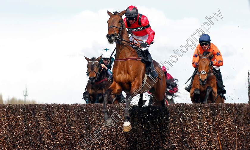 Ahoy-Senor-0005 
 AHOY SENOR (Derek Fox) wins The Betway Mildmay Novices Chase
Aintree 8 Apr 2022 - Pic Steven Cargill / Racingfotos.com